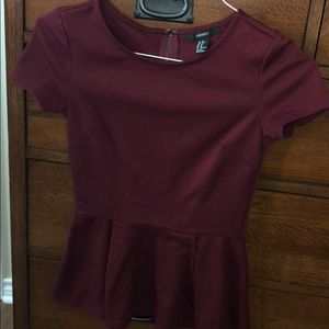 Maroon cute peplum top!